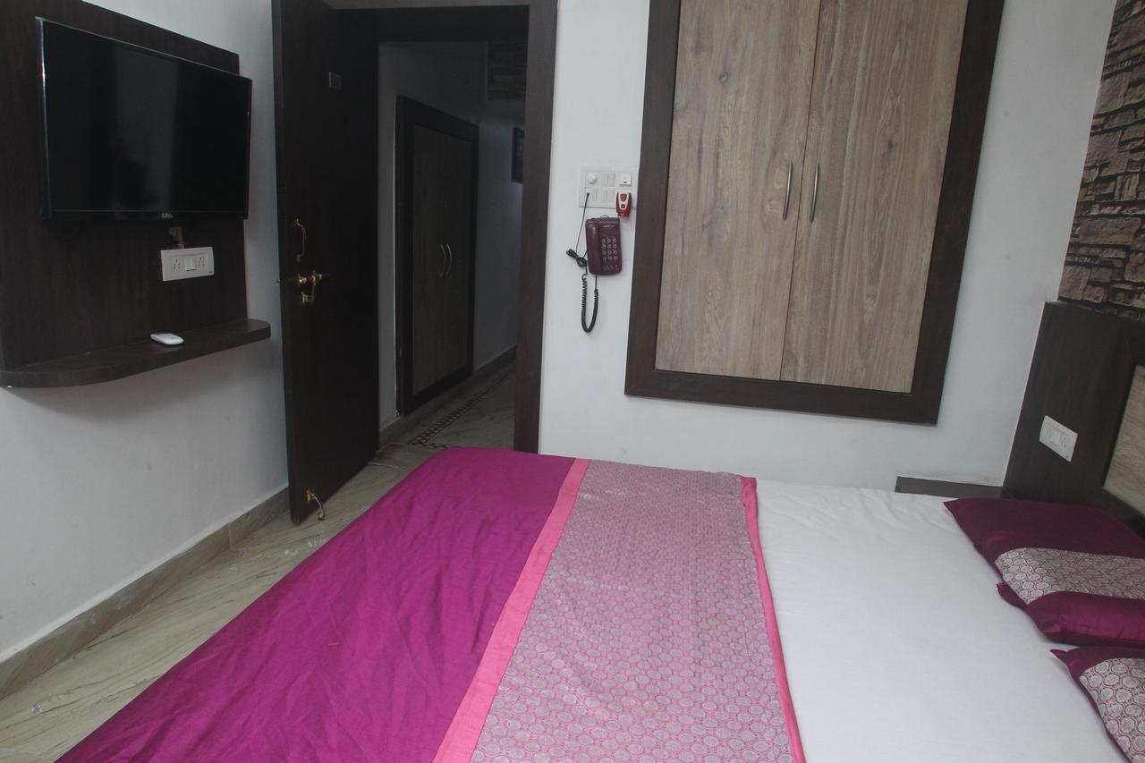 Alakhnanda Guest House Varanasi Exterior photo