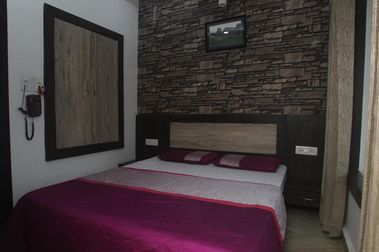 Alakhnanda Guest House Varanasi Exterior photo