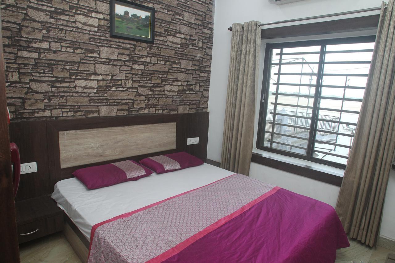 Alakhnanda Guest House Varanasi Exterior photo