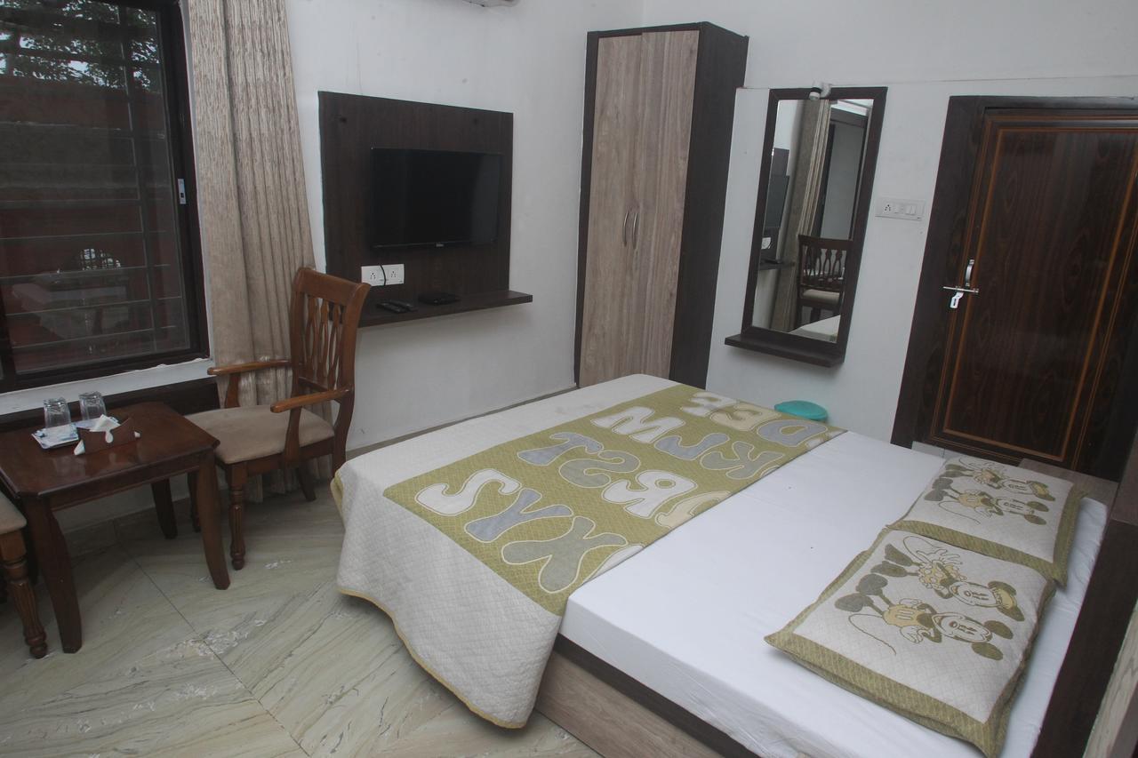 Alakhnanda Guest House Varanasi Exterior photo