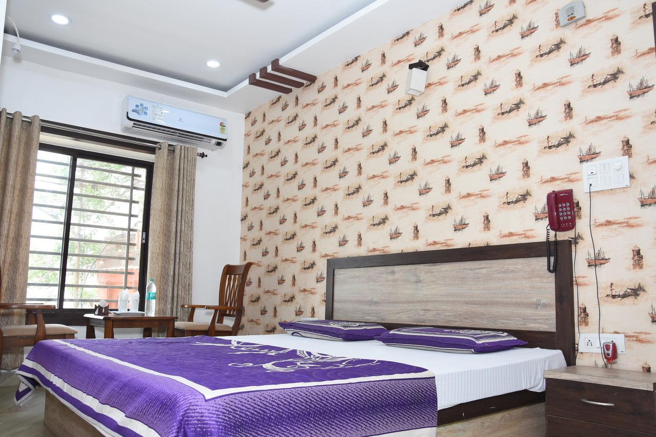 Alakhnanda Guest House Varanasi Exterior photo