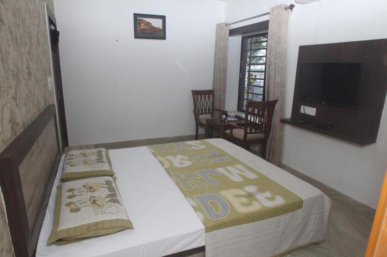 Alakhnanda Guest House Varanasi Exterior photo